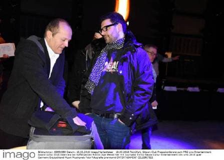 10.03.2016 Frankfurt, Gibson-Club Pressekonferenz zum PRG Live Entertainment Award (LEA) 2016 Interview bei Kofferpacken Pianist Joja Wendt hier mit Journalist Enrico Sauda