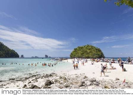  Touristen auf dem weißen Sandstrand der Insel Ko Tup, auch Koh Tup, Provinz Krabi, Thailand, Asien Copyright: imageBROKER/XYZxPICTURES iblbdn04328192.jpg