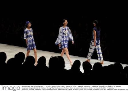March 11, 2016 - Jakarta, Indonesia - JAKARTA, INDONESIA - MARCH 10: Models showcase designs by Handy Hartono during The 5th Indonesia Fashion Week at Jakarta Convention Centre on March 10, 2016 in Jakarta, Indonesia. The 5th Indonesia Fashion Week theme is Reflections of Culture, as local culture and tradition will be the basis and reference of the designs for Indonesia fashion design trend that would be able to carve Indonesia identity in the world of fashion that reflects its own culture. Indonesia hope to become the central of world design with modern designs in a variety of textures and colors. Jakarta Indonesia - ZUMAp112