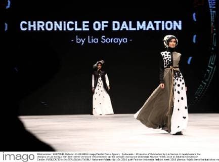Indonesia : Chronicle of Dalmation by Lia Soraya A model wears the designs of Lia Soraya with the theme Chronicle Of Dalmation on the catwalk during the Indonesia Fashion Week 2016 at Jakarta Convention Center.  NatanaelxPohan