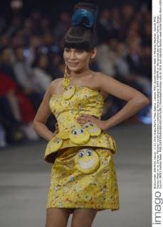 Lahore, PFDC Sunsilk Fashion Week in Pakistan Pakistan: Sunsilk PFDC Fashion Week on its 2nd day Pakistani model presents creations by famous designer NOMI ANSARI on the second day of Pakistan Fashion Design Council (PFDC) Fashion Week.  RanaxSajidxHussain
