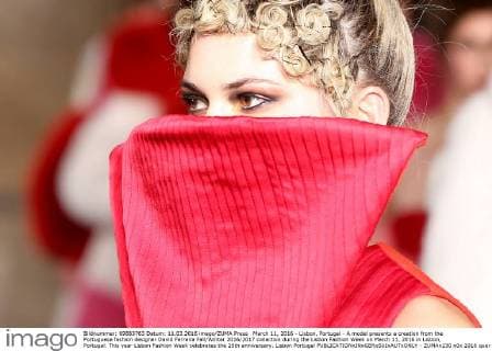 March 11, 2016 - Lisbon, Portugal - A model presents a creation from the Portuguese fashion designer David Ferreira Fall Winter 2016 2017 collection during the Lisbon Fashion Week on March 11, 2016 in Lisbon, Portugal. This year Lisbon Fashion Week celebrates the 25th anniversary. Lisbon Portugal  - ZUMAn230