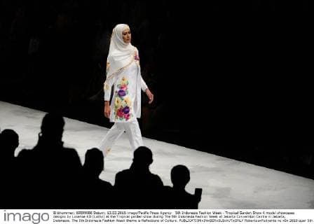 5th Indonesia Fashion Week - Tropical Garden Show A model showcases designs by Lusense KD (Luthy) at the Tropical garden show during The 5th Indonesia Fashion Week at Jakarta Convention Centre in Jakarta, Indonesia. The 5th Indonesia Fashion Week theme is Reflections of Culture.  RobertusxPudyanto
