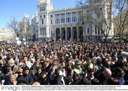 Dancers perform during a flashmob held to promote the Awards Ceremony of the International Indian Film Academy (IIFA), in Madrid, Spain, 13 March 2016. Bollywood will hold its annual awards in the Spanish capital the upcoming 25 June. EFE Victor Lerena FLASHMOB TO PROMOTE BOLLYWOOD IN MADRID !ACHTUNG: NUR REDAKTIONELLE NUTZUNG!  GRA191 20160313-635934834144782457