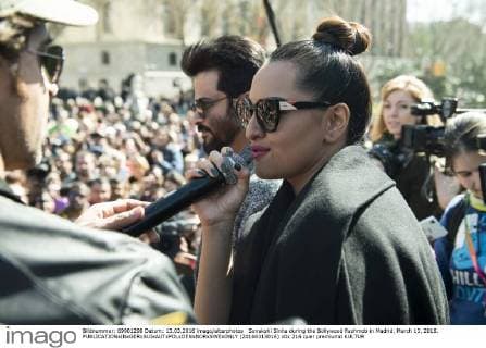 Sonakshi Sinha during the Bollywood flashmob in Madrid, March 13, 2016.  (20160313016)