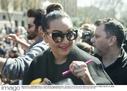 Sonakshi Sinha during the Bollywood flashmob in Madrid, March 13, 2016.  (20160313021)