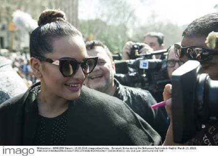 Sonakshi Sinha during the Bollywood flashmob in Madrid, March 13, 2016.  (20160313022)