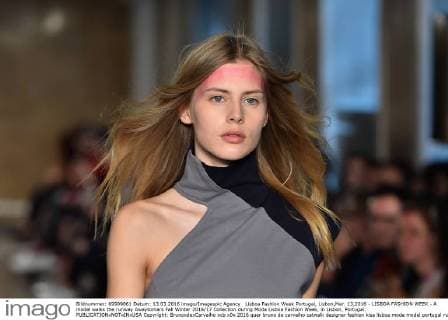 Lisboa Fashion Week Portugal, Lisbon,Mar. 13,2016 - LISBOA FASHION WEEK - A model walks the runway Awaytomars Fall Winter 2016 17 Collection during Moda Lisboa Fashion Week, in Lisbon, Portugal.  Copyright: BrunoxdexCarvalho