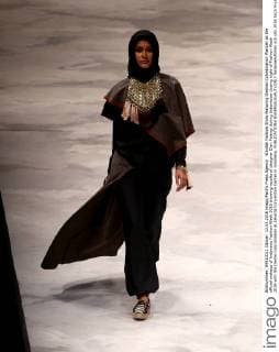 Wardah Fashion Show featuring themed Colordination Wardah as the official makeup of Indonesia Fashion Week 2016 showing results of designer Dian Pelangi during Indonesian closing night of Fashion Week 2016 with the theme Colordination at Jakarta Convention Center in Indonesa.  NatanaelxPohan