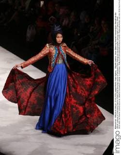 Wardah Fashion Show featuring themed Colordination Wardah as the official makeup of Indonesia Fashion Week 2016 showing results of designer Dian Pelangi during Indonesian closing night of Fashion Week 2016 with the theme Colordination at Jakarta Convention Center in Indonesa.  NatanaelxPohan