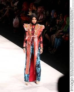 Wardah Fashion Show featuring themed Colordination Wardah as the official makeup of Indonesia Fashion Week 2016 showing results of designer Dian Pelangi during Indonesian closing night of Fashion Week 2016 with the theme Colordination at Jakarta Convention Center in Indonesa.  NatanaelxPohan