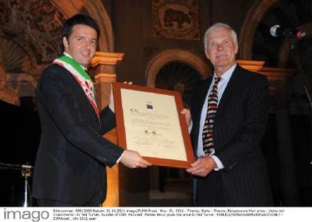Nov. 21, 2011 - Firenze, Italia - Firenze, Renaissance Man price - Uomo del rinascimento -to Ted Turnet, founder of CNN. Pictured: Matteo Renzi gives the price to Ted Turner. - ZUMAms6_