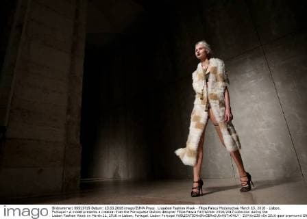 Lissabon Fashion Week - Filipe Faisca Modenschau March 13, 2016 - Lisbon, Portugal - A model presents a creation from the Portuguese fashion designer Filipe Faisca Fall Winter 2016 2017 collection during the Lisbon Fashion Week on March 11, 2016 in Lisbon, Portugal. Lisbon Portugal  - ZUMAn230