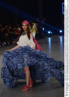 Pakistan : Gul Ahmed s designs showcased in PFDC Sunsilk Fashion 2016 Pakistani model presents creations of famous designer Gul Ahmed on the last day of Pakistan Fashion Design Council (PFDC) Sunsilk Fashion Week 2016 .  RanaxSajidxHussain