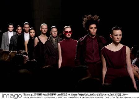 Lissabon Fashion Week - Luis Carvalho Modenschau March 13, 2016 - Lisbon, Portugal - Models present creations from the Portuguese fashion designer Luis Carvalho Fall Winter 2016 2017 collection during the Lisbon Fashion Week on March 13, 2016 in Lisbon, Portugal. Lisbon Portugal - ZUMAf123