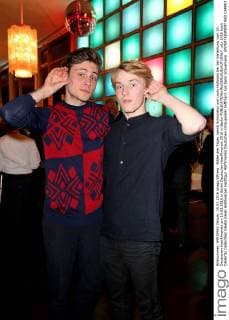 Bilder des Tages Jannik Schümann und Louis Hofmann bei der Verleihung vom 14. Deutschen Hoerfilmpreis am 15.03.2016 in Berlin Deutscher Hoerfilmpreis 2016 in Berlin 