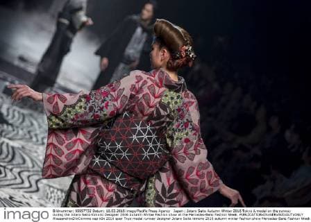 Japan : Jotaro Saito Autumn Winter 2016 Tokyo A model on the runway during the Jotaro Saito Kimono Designer 2016 Autumn Winter Fashion show at the Mercedes-Benz Fashion Week.  AlessandroxDixCiommo
