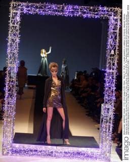 March 17, 2016 - A model presents a creation by Ukrainian designer Aleksey Zalevskiy during the 38th Ukrainian Fashion Week in Kiev, Ukraine, 17 March 2016. The fashion event presents 2016 collections by Ukrainian and international designers from 17 to 23 March. - ZUMAs334