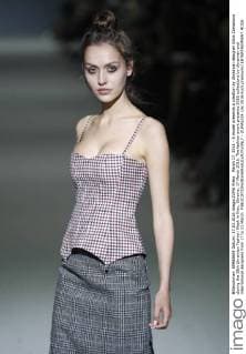 March 17, 2016 - A model presents a creation by Ukrainian designer Alina Zamanova during the 38th Ukrainian Fashion Week in Kiev, Ukraine, 17 March 2016. The fashion event presents 2016 collections by Ukrainian and international designers from 17 to 23 March. - ZUMAs334