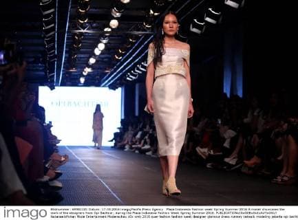 Plaza Indonesia Fashion week Spring Summer 2016 A model showcases the work of the designers from Opi Bachtiar, during the Plaza Indonesia Fashion Week Spring Summer 2016.  NatanaelxPohan