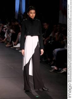 Plaza Indonesia Fashion Week Spring Summer 2016 A model on the runway featuring the works of the designers from Ardistia New York during the Plaza Indonesia Fashion Week Spring Summer 2016.  NatanaelxPohan