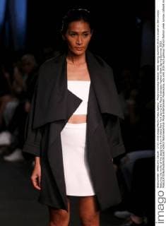Plaza Indonesia Fashion Week Spring Summer 2016 A model on the runway featuring the works of the designers from Ardistia New York during the Plaza Indonesia Fashion Week Spring Summer 2016.  NatanaelxPohan