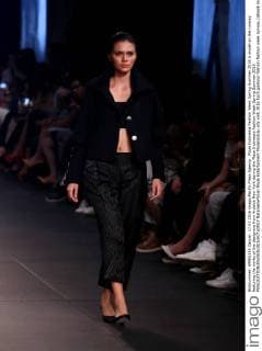 Plaza Indonesia Fashion Week Spring Summer 2016 A model on the runway featuring the works of the designers from Ardistia New York during the Plaza Indonesia Fashion Week Spring Summer 2016.  NatanaelxPohan