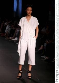 Plaza Indonesia Fashion Week Spring Summer 2016 A model on the runway featuring the works of the designers from Ardistia New York during the Plaza Indonesia Fashion Week Spring Summer 2016.  NatanaelxPohan