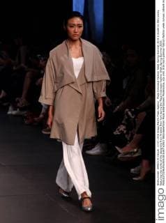Plaza Indonesia Fashion Week Spring Summer 2016 A model on the runway featuring the works of the designers from Ardistia New York during the Plaza Indonesia Fashion Week Spring Summer 2016.  NatanaelxPohan