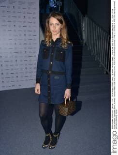 Istanbul Fashion Week - Promis bei Sudi Etuz Modenschau March 17, 2016 - Tuba Unsal attends Mercedes Benz Istanbul Fashion Week Sudi Etuz Fashion Show.  - ZUMAd118