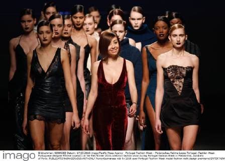 Portugal Fashion Week - Modenschau Fatima Lopes Portugal: Fashion Week Portuguese designer Fátima Lopes(C) at her Fall Winter 2016 collection fashion show during Portugal Fashion Week in Matosinhos, outskirts of Porto.  NunoxGuimaraes