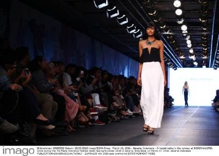 March 18, 2016 - Jakarta, Indonesia - A model walks in the runway at BCBGMAXAZRIA show during the 7th Plaza Indonesia Fashion Week Spring Summer 2016 in Jakarta, Indonesia, on March 17, 2016. Jakarta Indonesia  - ZUMAn230