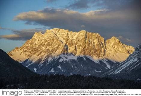  Panoramablick vom Fernpass, von links Zugspitze, Schneefernerkopf, Wetterspitzen, Tirol, Oesterreich Copyright: imageBROKER/GünterxLenz ibxglf04331672.jpg