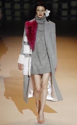 March 18, 2016 - A model presents a creation by Ukrainian designer Andre TAN during the 38th Ukrainian Fashion Week in Kiev, Ukraine, 18 March 2016. The fashion event presents 2016 collections by Ukrainian and international designers from 17 to 23 March. - ZUMAs334