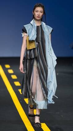 (160319) -- BEIJING, March 18, 2016 -- A model presents a creation designed by students of Beijing Institute of Fashion Technology during a fashion week of the institute in Beijing, capital of China, March 18, 2016. The fashion week concluded on Friday.) (ry) CHINA-BEIJING-FASHION SHOW (CN) LixJianbo 