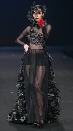(160319) -- BEIJING, March 18, 2016 -- A model presents a creation designed by graduates of Beijing Institute of Fashion Technology during a fashion week of the institute in Beijing, capital of China, March 18, 2016. The fashion week concluded on Friday.) (ry) CHINA-BEIJING-FASHION SHOW (CN) LixJianbo 