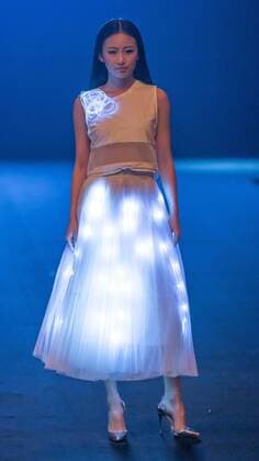 (160319) -- BEIJING, March 18, 2016 -- A model presents a creation designed by graduates of Beijing Institute of Fashion Technology during a fashion week of the institute in Beijing, capital of China, March 18, 2016. The fashion week concluded on Friday.) (ry) CHINA-BEIJING-FASHION SHOW (CN) LixJianbo 