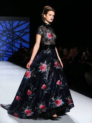 (160319) -- TORONTO, March 18, 2016 -- A model presents a creation of Stephan Caras Fall Winter 2016 collection during the Toronto Fashion Week Fall Winter 2016 at David Pecaut Square in Toronto, Canada, March 18, 2016. ) (djj) CANADA-TORONTO-FASHION WEEK-STEPHAN CARAS ZouxZheng 