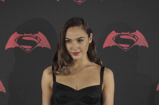 Israeli actress Gal Gadot attends a presser for the movie Batman vs Superman, Dawn of Justice in Mexico City, Mexico, 19 March 2016. The movie will debut in Mexico, on 24 March. BATMAN VS SUPERMAN PRESSER !ACHTUNG: NUR REDAKTIONELLE NUTZUNG!  20160320-635940313320990044