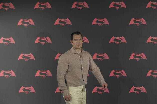 British actor Henry Cavill attends a presser for the movie Batman vs Superman, Dawn of Justice in Mexico City, Mexico, 19 March 2016. The movie will debut in Mexico, on 24 March. BATMAN VS SUPERMAN PRESSER !ACHTUNG: NUR REDAKTIONELLE NUTZUNG!  20160320-635940313344234044