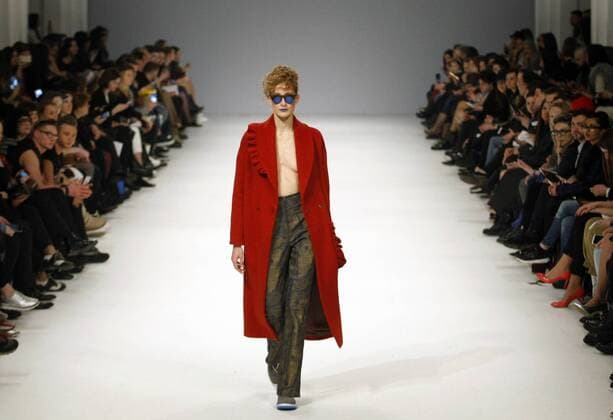 March 21, 2016 - A model presents a creation by Ukrainian designer LAKSMI by Maryana Steshenko during the 38th Ukrainian Fashion Week in Kiev, Ukraine, 21 March 2016. The fashion event presents 2016 collections by Ukrainian and international designers from 17 to 23 March. - ZUMAs334