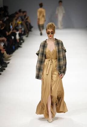 March 21, 2016 - A model presents a creation by Ukrainian designer LAKSMI by Maryana Steshenko during the 38th Ukrainian Fashion Week in Kiev, Ukraine, 21 March 2016. The fashion event presents 2016 collections by Ukrainian and international designers from 17 to 23 March. - ZUMAs334