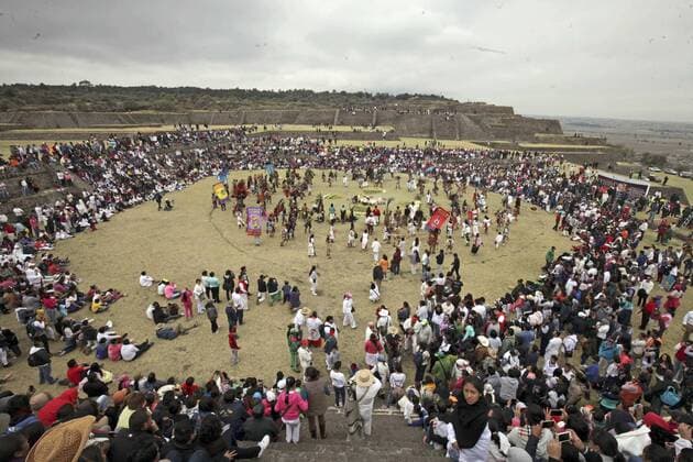 March 21, 2016 - Mexico - TENANGO DEL VALLE, Mex. Einheimische feiern die Tag-und-Nachtgleiche (Äquinoktium) an der Ruinenstätte Teotenango  - ZUMAu78_