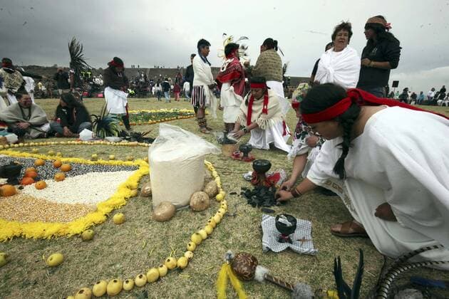 March 21, 2016 - Mexico - TENANGO DEL VALLE, Mex. Einheimische feiern die Tag-und-Nachtgleiche (Äquinoktium) an der Ruinenstätte Teotenango  - ZUMAu78_