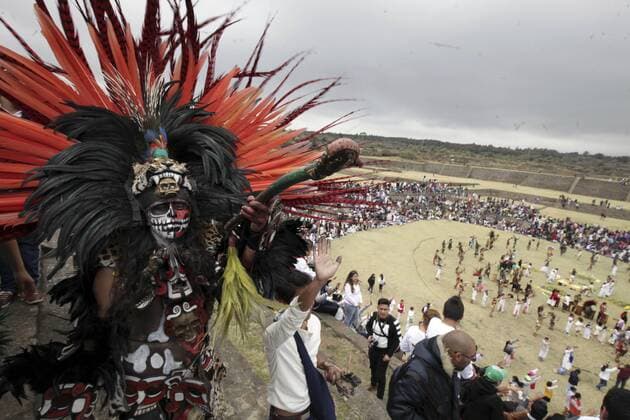March 21, 2016 - Mexico - TENANGO DEL VALLE, Mex. Einheimische feiern die Tag-und-Nachtgleiche (Äquinoktium) an der Ruinenstätte Teotenango  - ZUMAu78_
