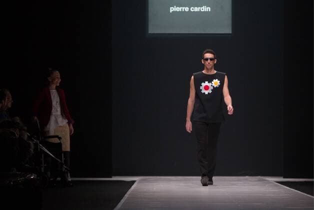 Moscow Fashion Week - Modenschau Pierre Cardin MOSCOW, RUSSIA. MARCH 22, 2016. A model showcases a creation by French designer Pierre Cardin at the 35th Season of Moscow Fashion Week, in Moscow s Gostiny Dvor Shopping and Exhibition Centre. Sergei Bobylev TASS  TS01D0B0