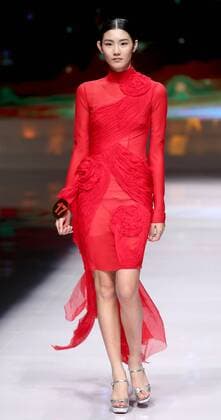 (160324) -- BEIJING, March 24, 2016 -- A contestant competes in the final of China Super Model Contest in Beijing, capital of China, March 23, 2016. A total of 30 contestants competed in the final and Tian Lin took the crown. ) (lfj) CHINA-BEIJING-SUPER MODEL CONTEST (CN) ChenxJianli 