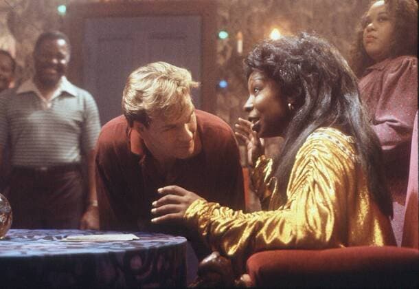Ghost - Nachricht von Sam Patrick Swayze Whoopi Goldberg Copyright: TBM UnitedArchives0330223