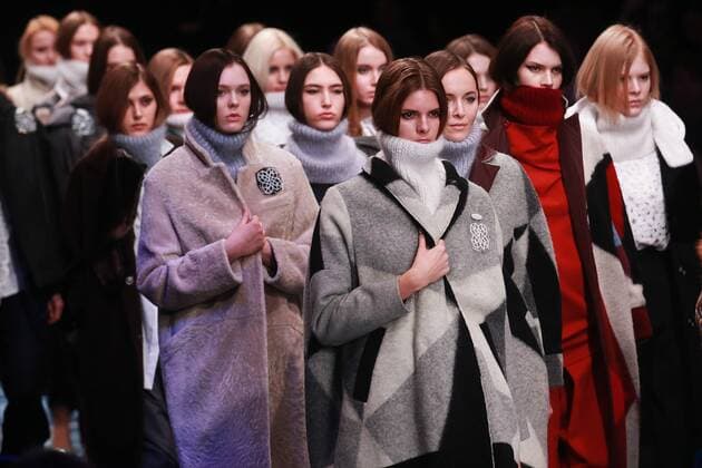 MOSCOW, RUSSIA. MARCH 24, 2016. Models showcase creations by Russian designer Victoria Andreyanova at the 2016 Moscow Fashion Week in Moscow s Gostiny Dvor. Sergei Fadeichev TASS  TS01D5C1