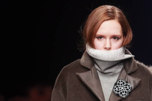 MOSCOW, RUSSIA. MARCH 24, 2016. A model showcases a creation by Russian designer Victoria Andreyanova at the 2016 Moscow Fashion Week in Moscow s Gostiny Dvor. Sergei Fadeichev TASS  TS01D623